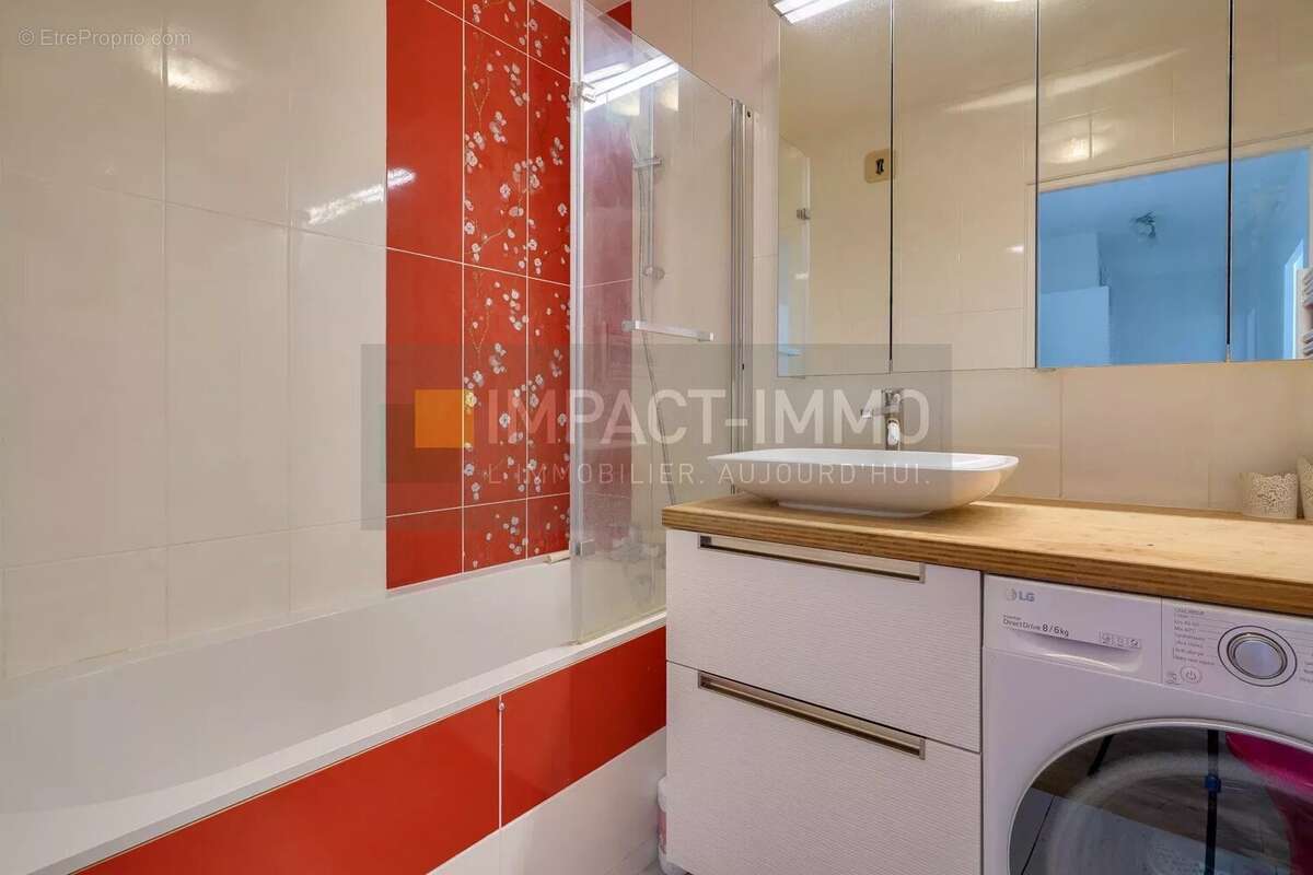 Appartement à COURBEVOIE