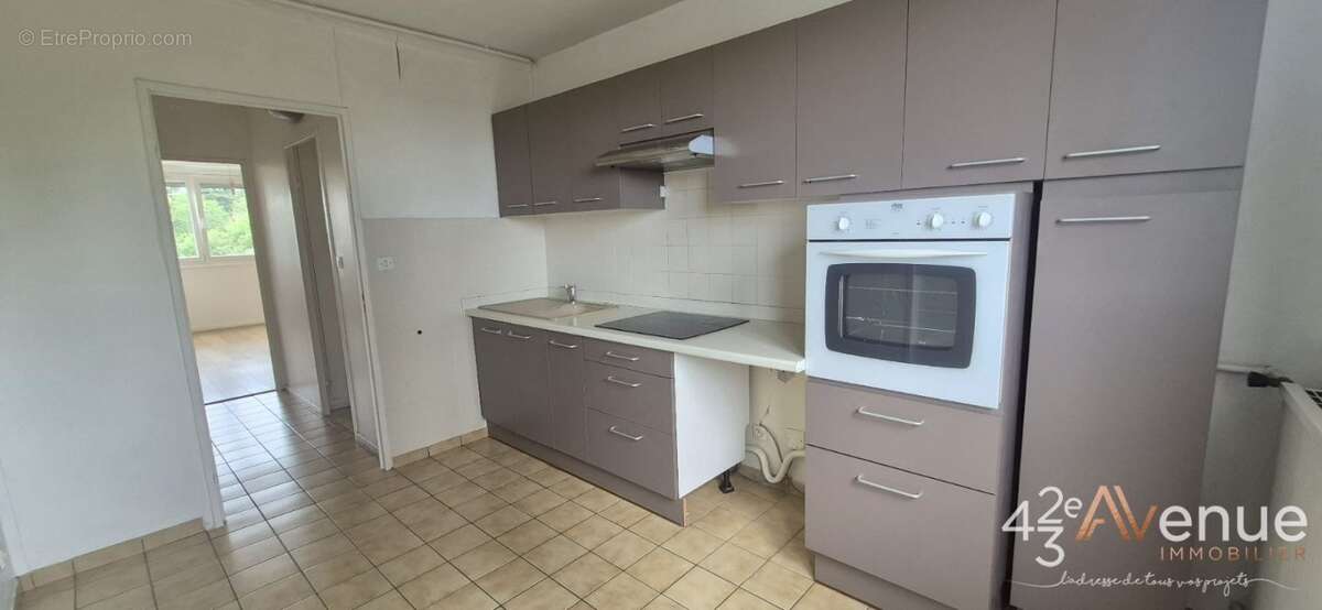 Appartement 80 m² à Saint-Etienne  - photo 8
