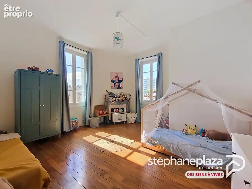 Bourg-en-bresse ? appartement de 161 m² ? 3 chambres ? balcon ? volumes exceptionnels - photo 3
