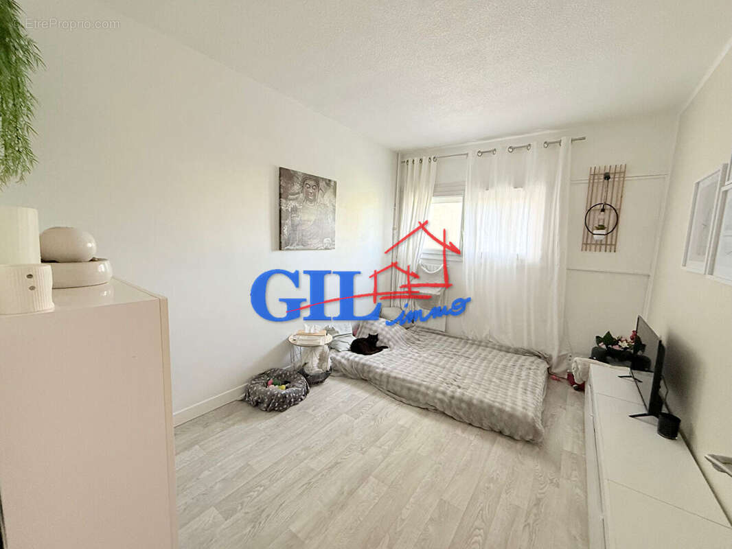 Appartement à SAVIGNY-LE-TEMPLE