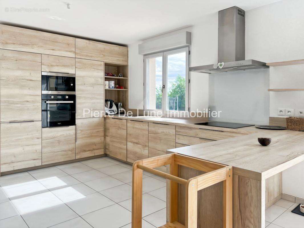 Maison à SAINT-VERAND