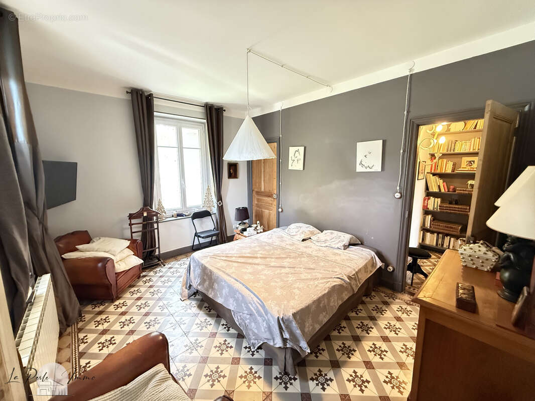Maison à VILLENEUVE-LES-CORBIERES