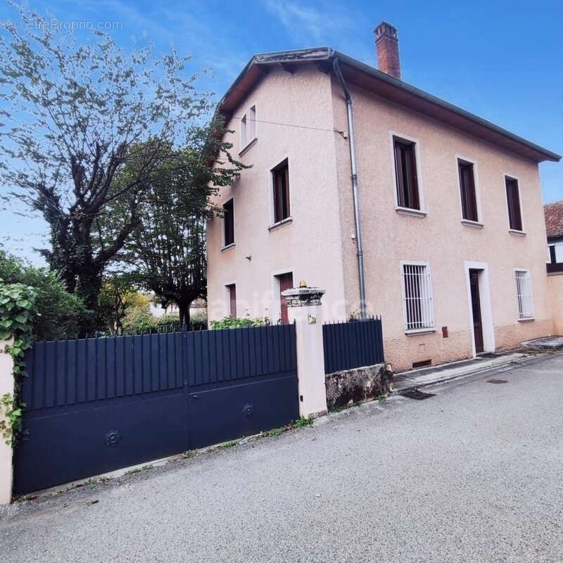 Maison à LES AVENIERES