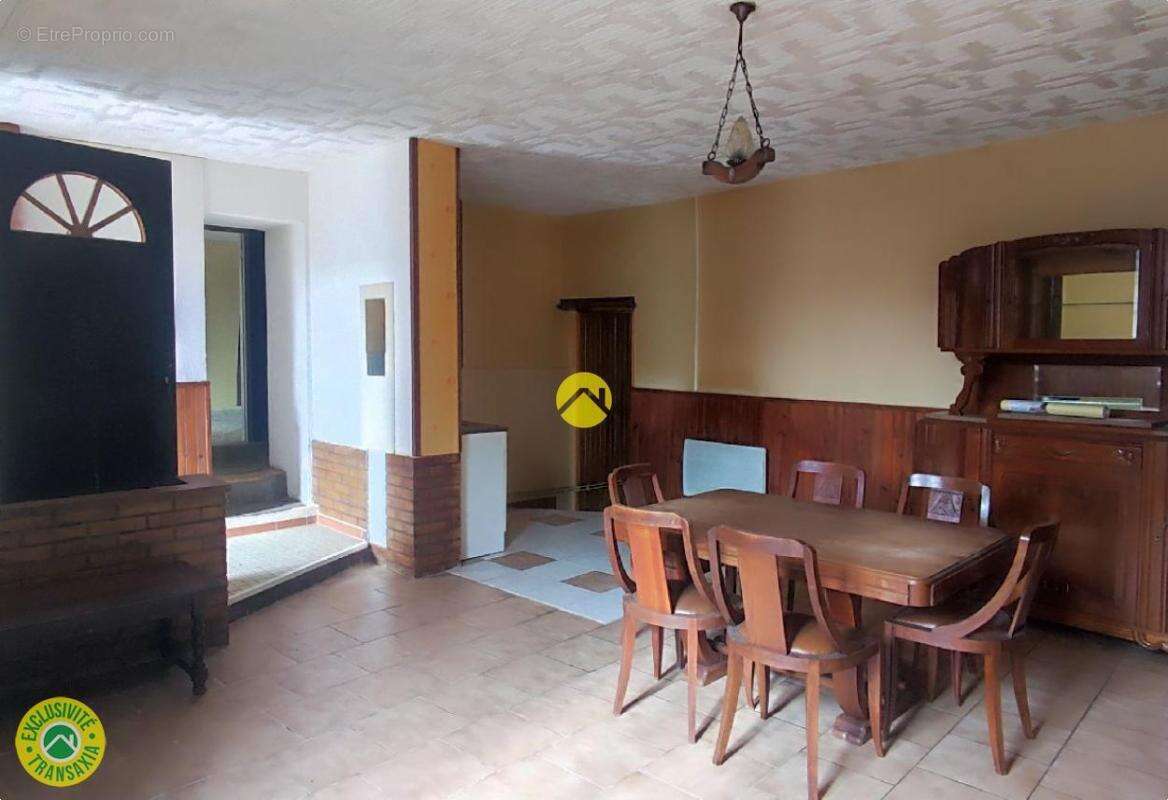 Maison à DUN-SUR-AURON