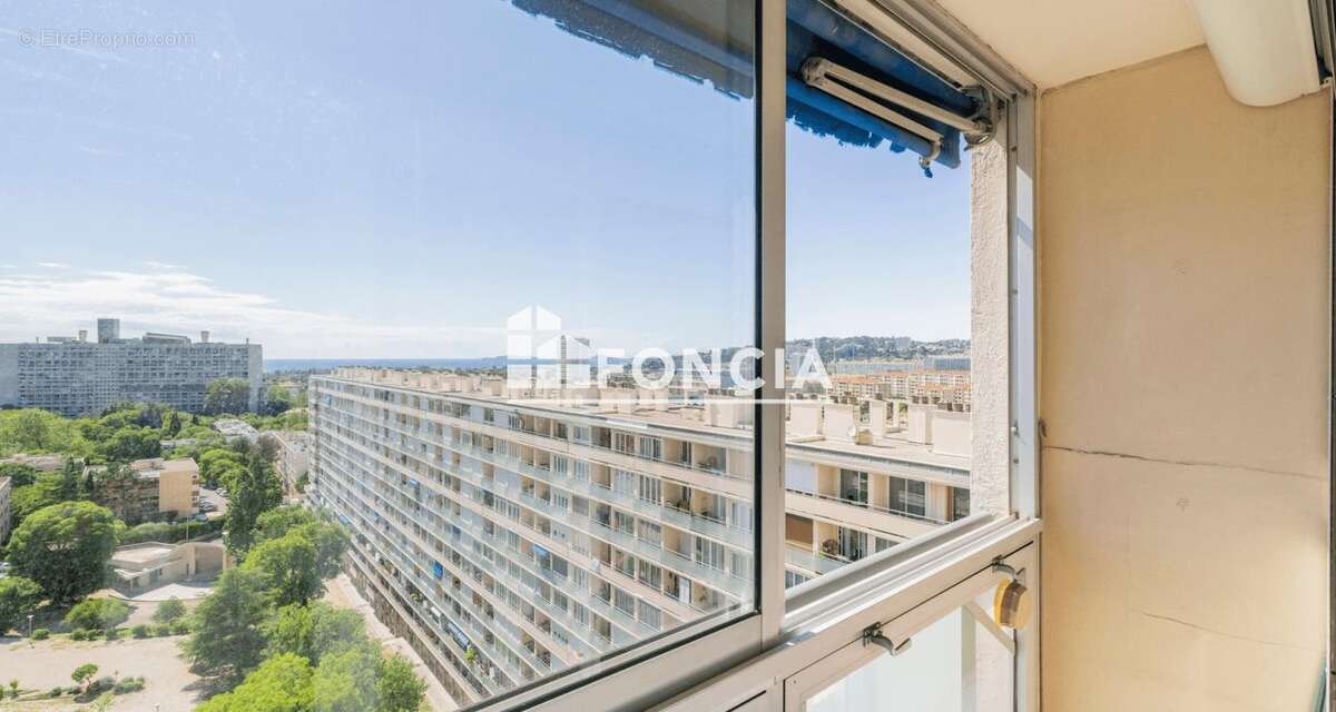 Appartement à MARSEILLE-9E