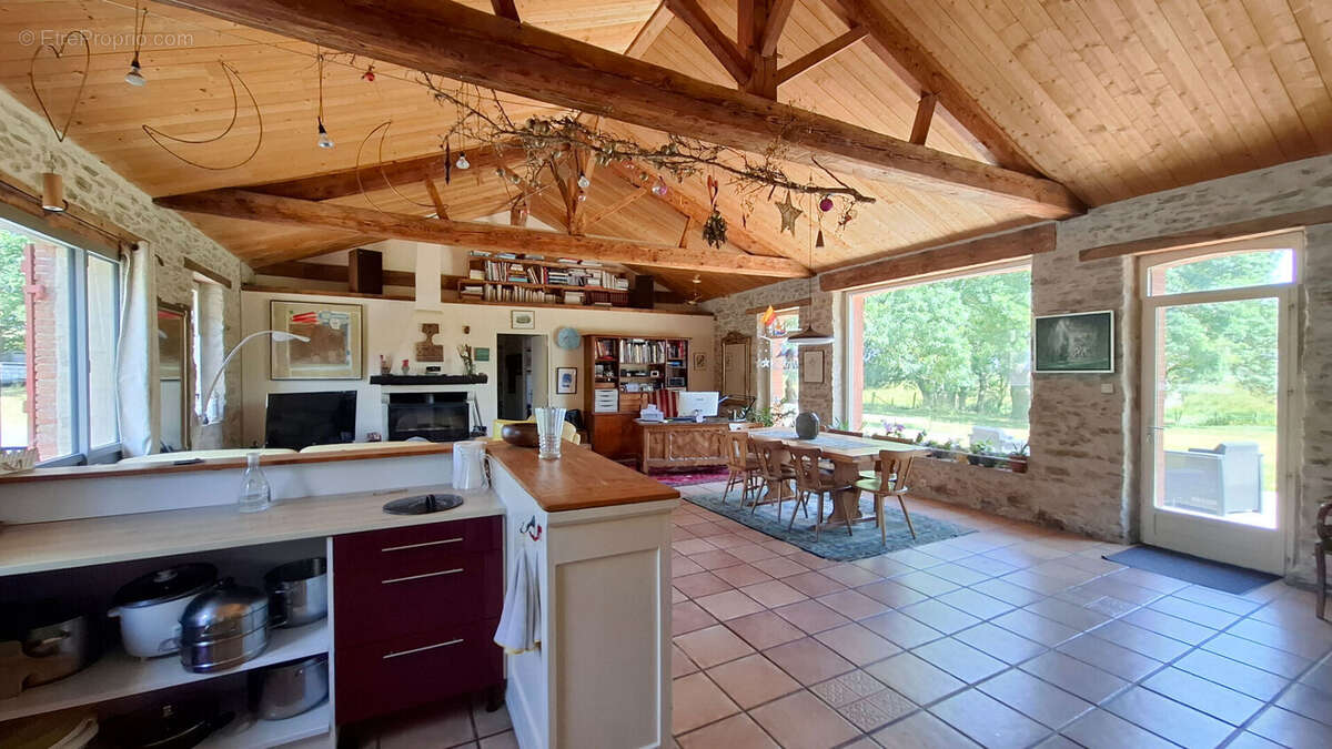 Maison 150 m² à Vue  - photo 3
