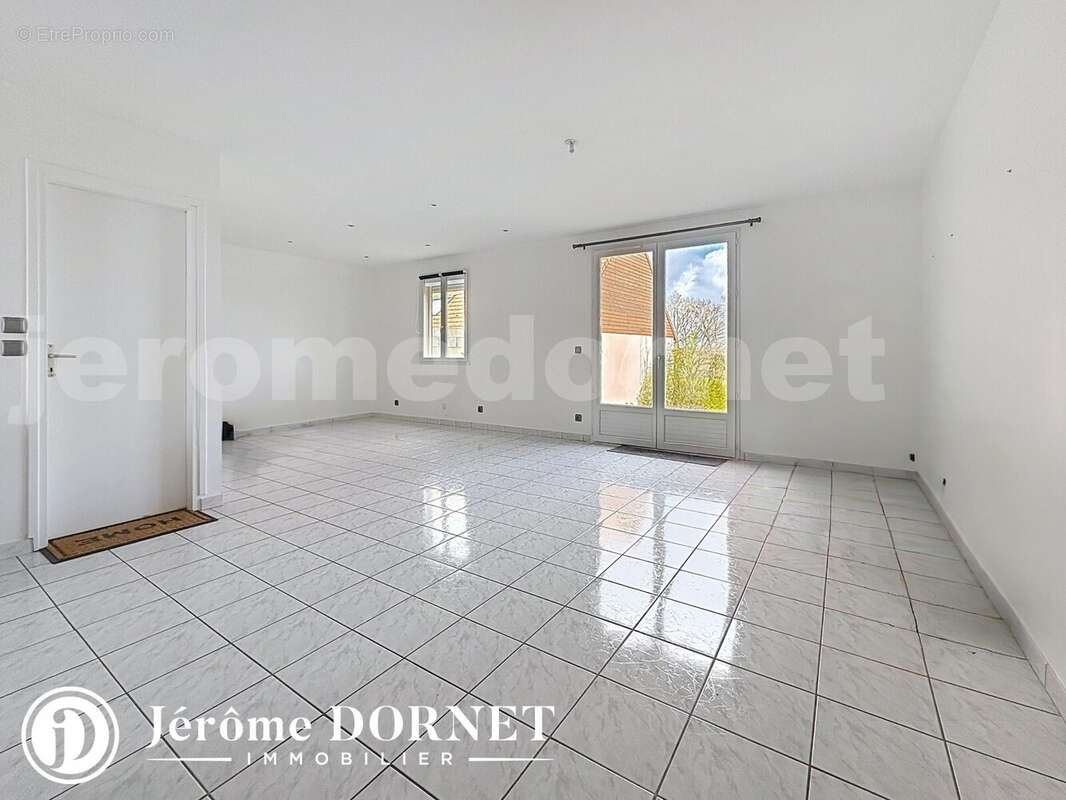 isa_00014 - Maison à POIX-DE-PICARDIE