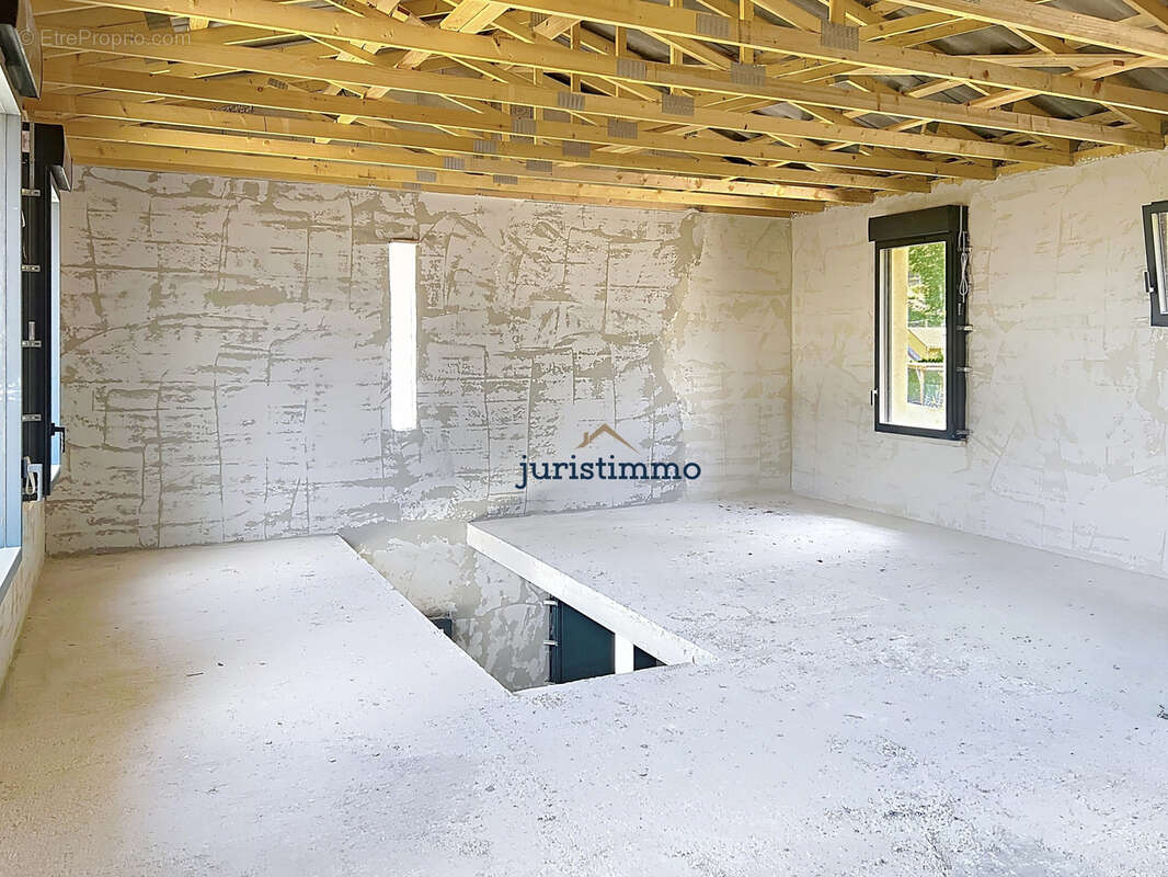 Maison à ENTRECHAUX