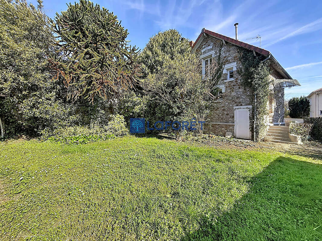 Maison à SAVIGNY-SUR-ORGE