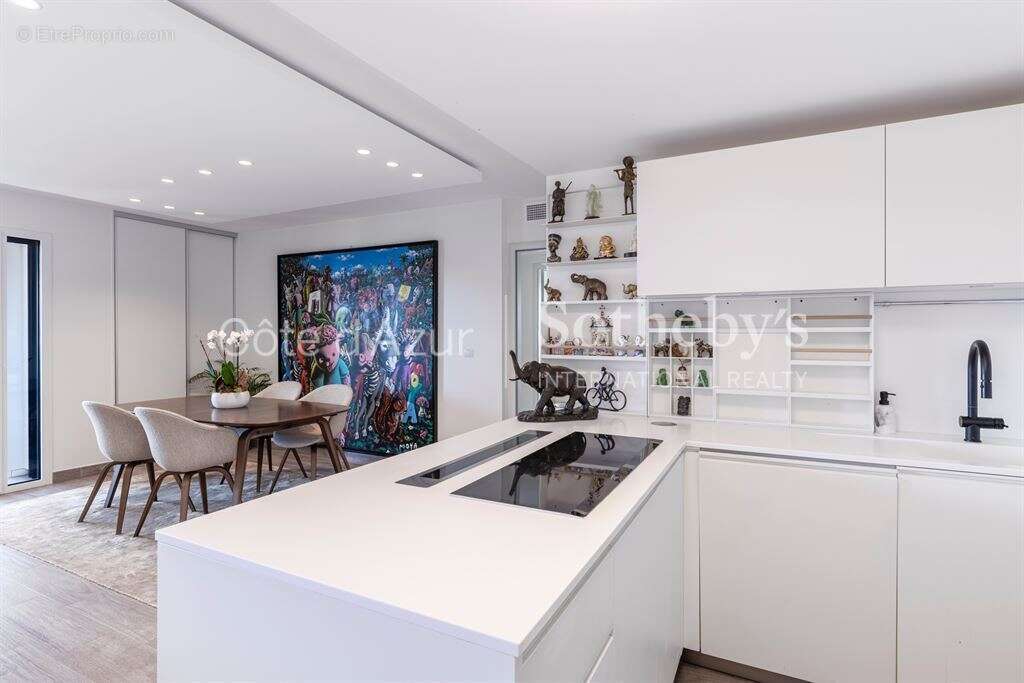 Appartement à EZE