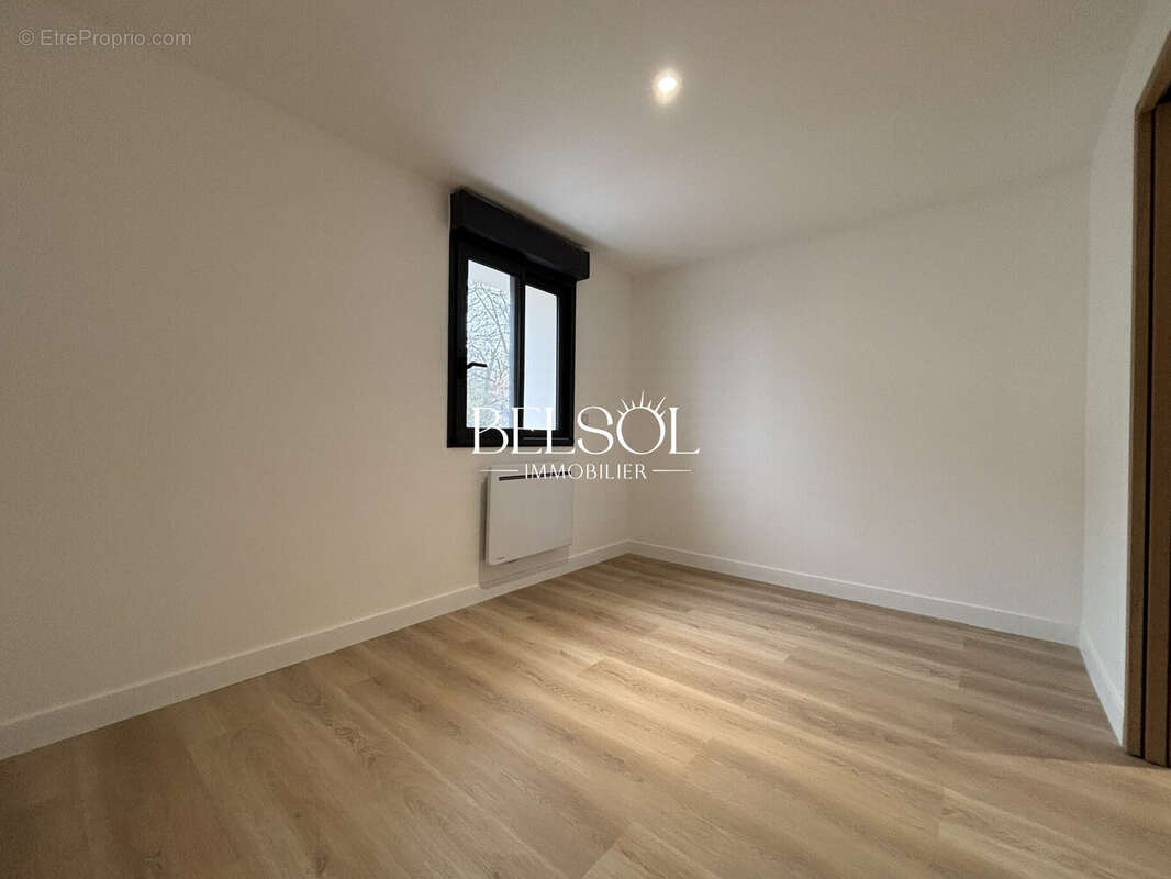 Maison à SAINT-THIBAULT-DES-VIGNES