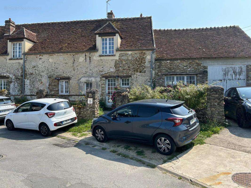 Maison à CREVECOEUR-EN-BRIE