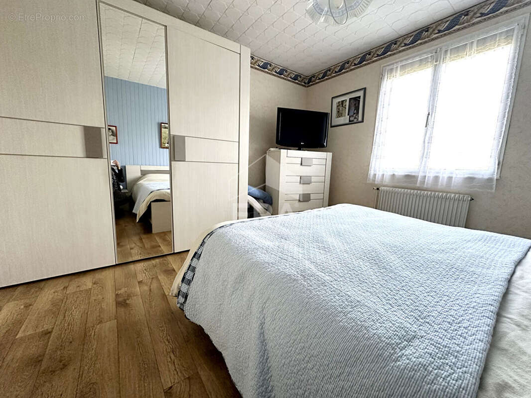 Maison à VILLENEUVE-LA-GUYARD