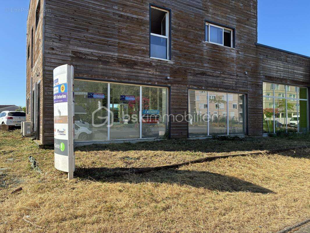 Local commercial/bureaux - photo 2