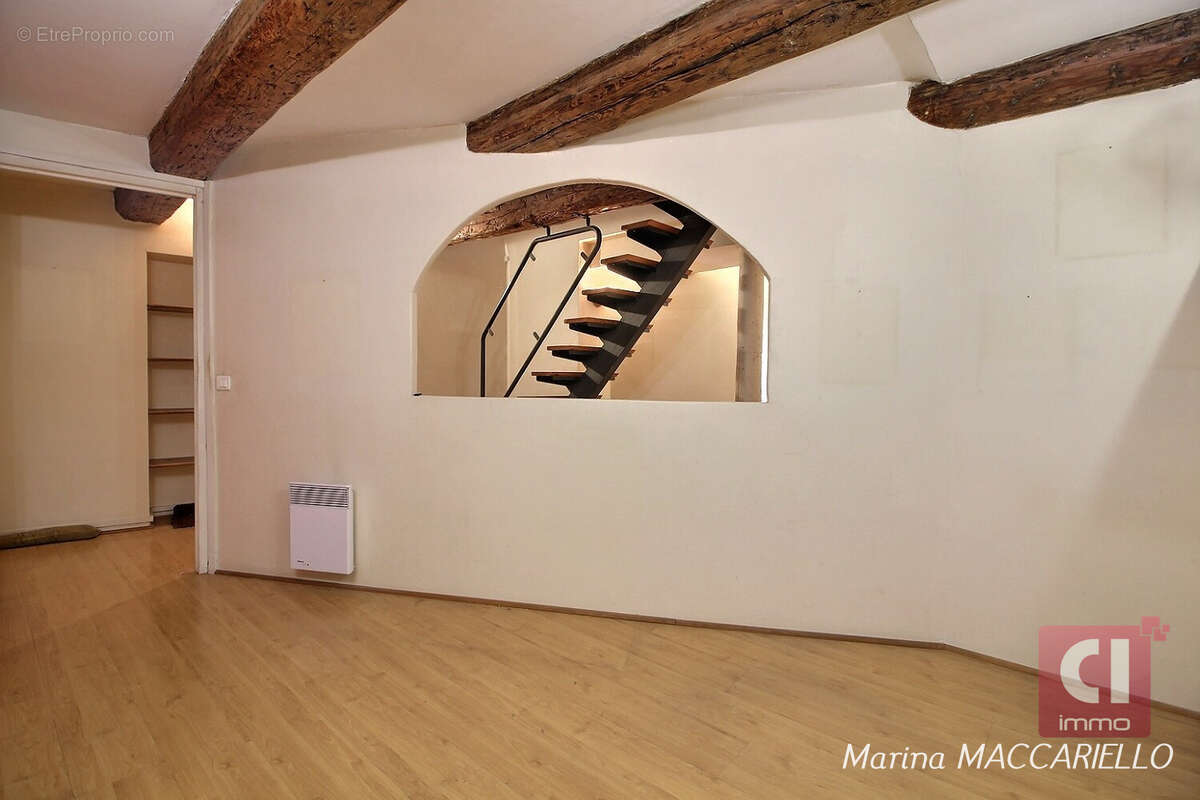 Appartement à MARSEILLE-2E