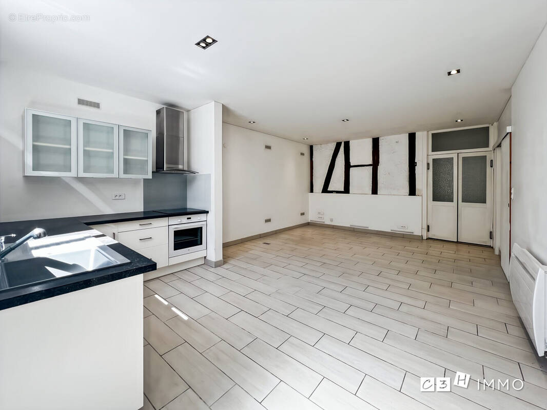 Appartement à CARBONNE