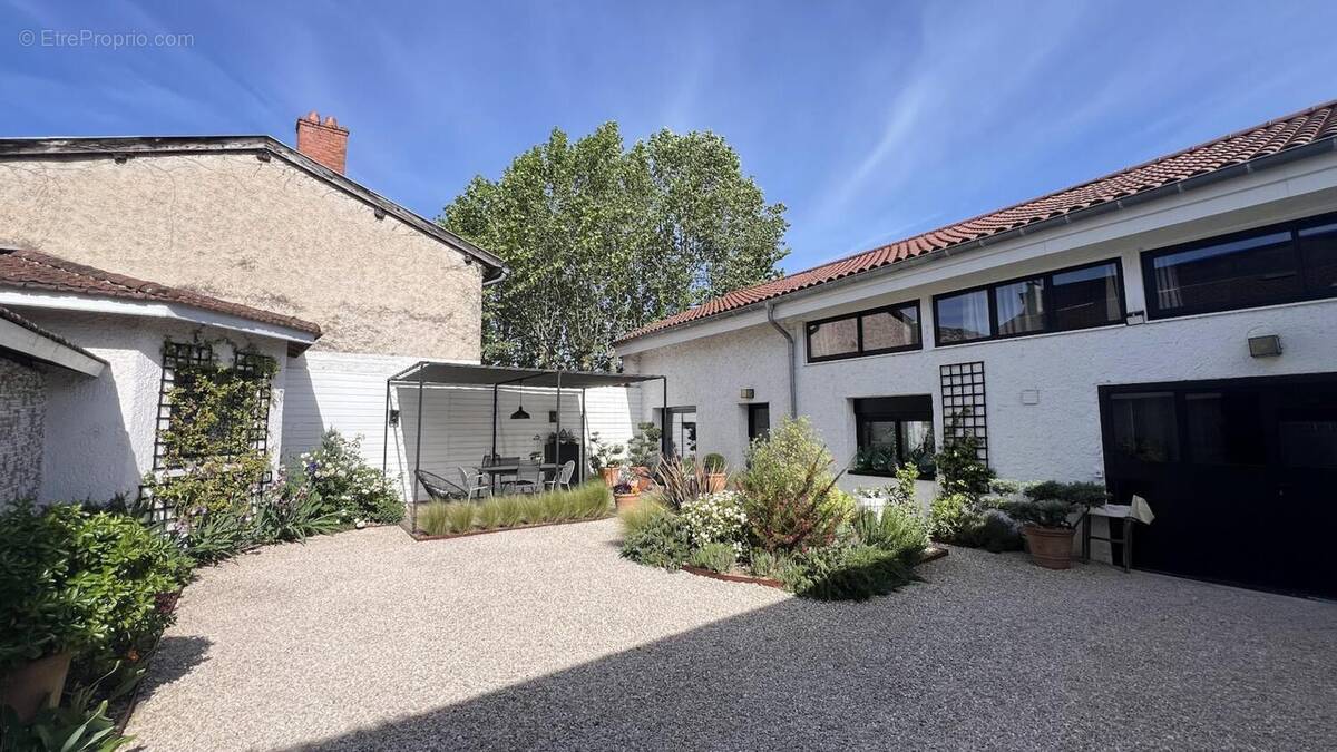 Photo 1 - Maison à CHARBONNIERES-LES-BAINS