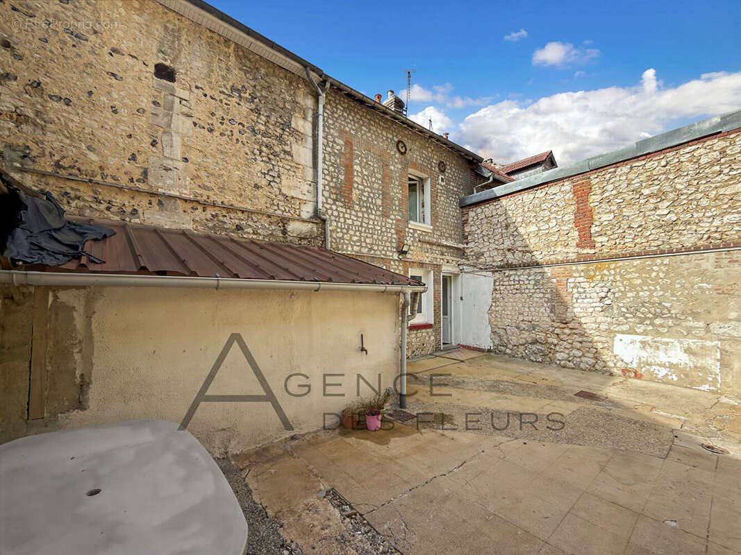 Maison à TOURVILLE-LA-RIVIERE