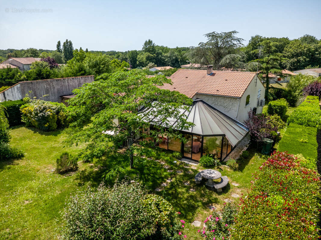Maison à SAINTES