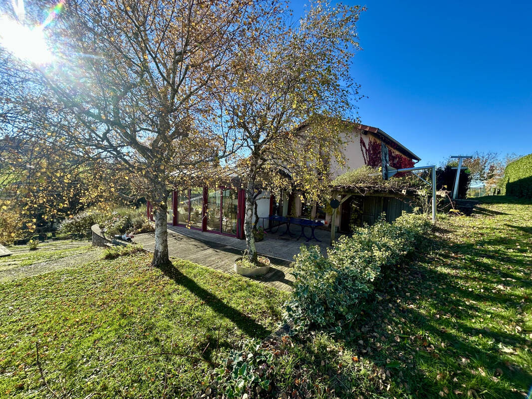 Maison à AMPLEPUIS