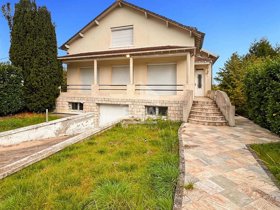 Maison à DAMMARIE-LES-LYS