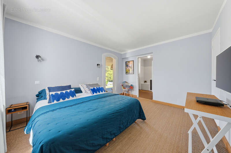 Maison de charme rénovée avec piscine Diffazur, au cœur d’un écrin de verdure sans vis-à-vis - photo 15