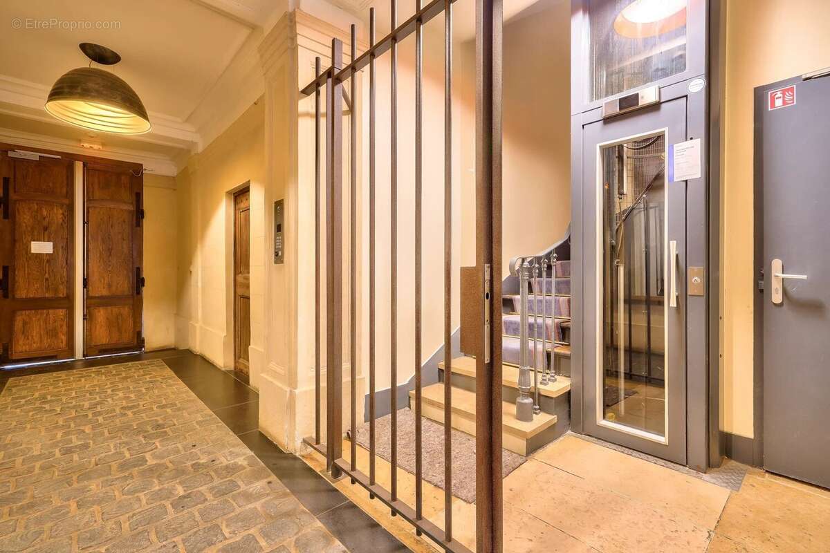 Appartement à PARIS-6E