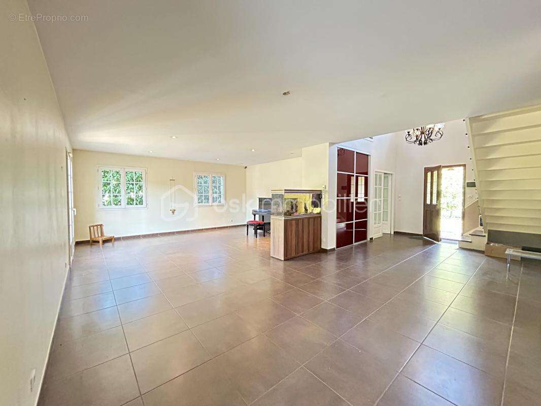 Maison à LA VERPILLIERE