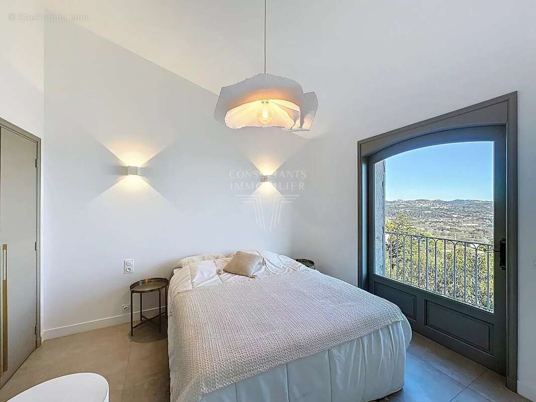 Maison à MANDELIEU-LA-NAPOULE