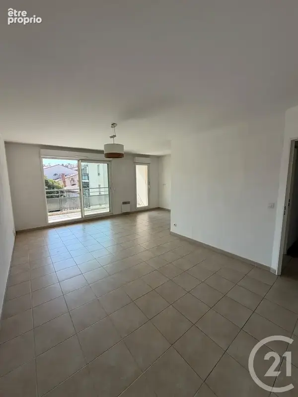 Appartement 3 pièces 65 m² à vendre à Marseille-4e (13004) - photo 2