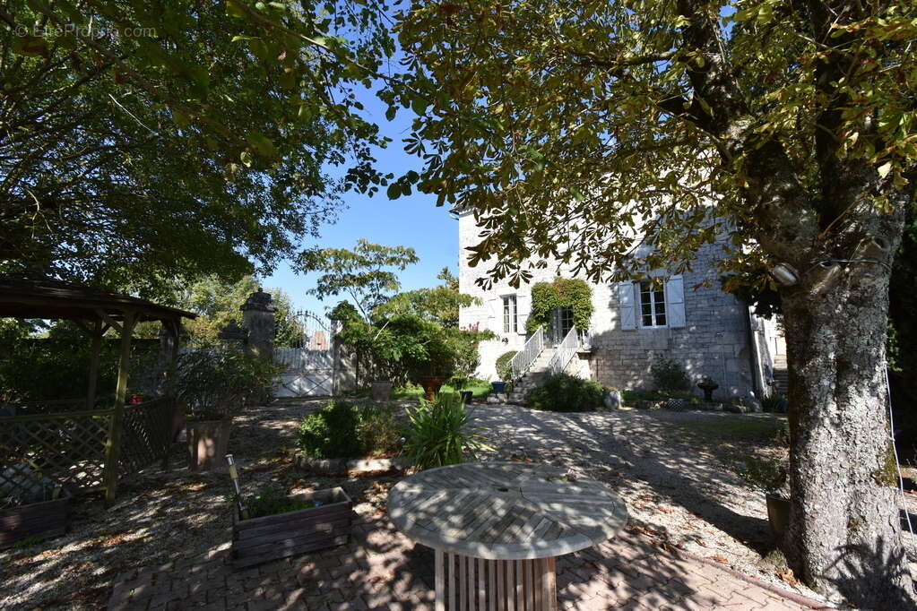 Grande propriete - gite / chambres d'hôtes - photo 2