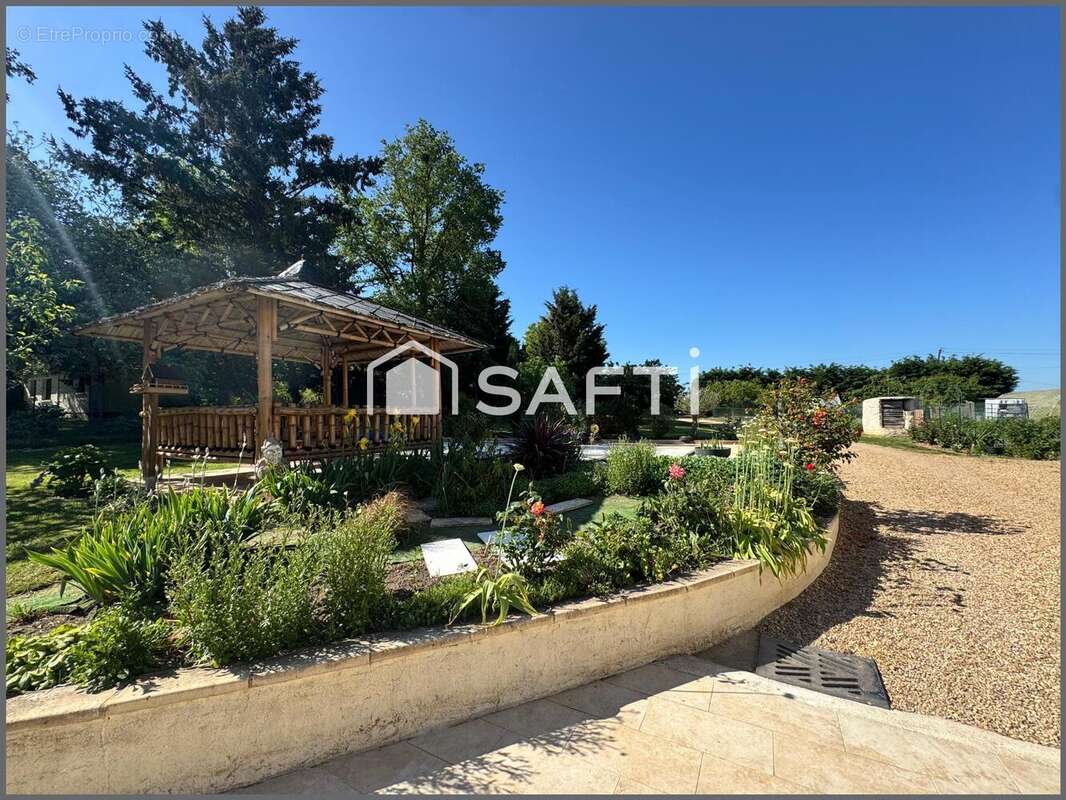 Maison 172 m² à Genouilly  - photo 4