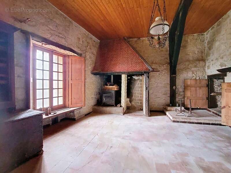 Maison à SAINT-LARY