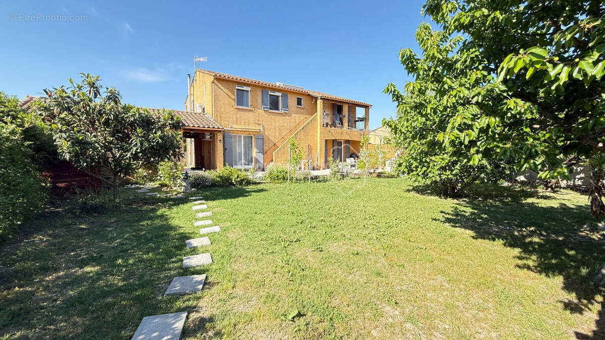 Maison à MONTEUX