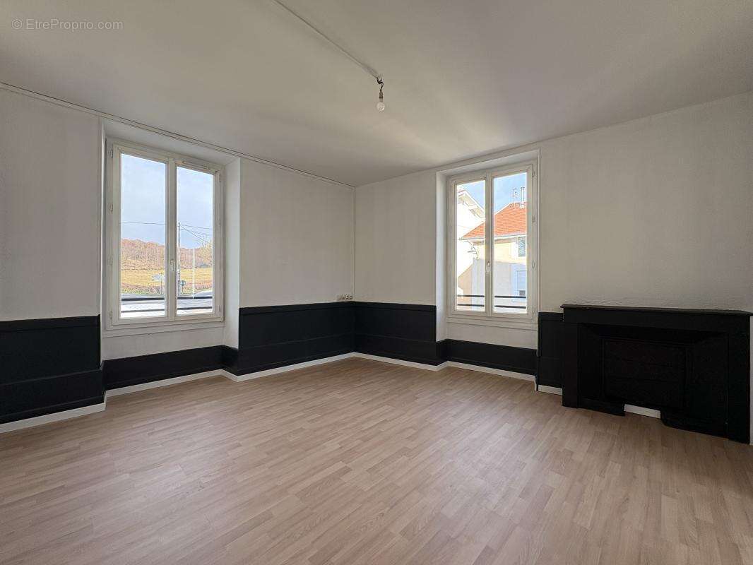 Appartement à RIVES