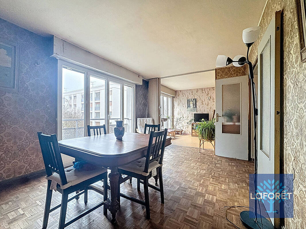 Appartement à CHILLY-MAZARIN