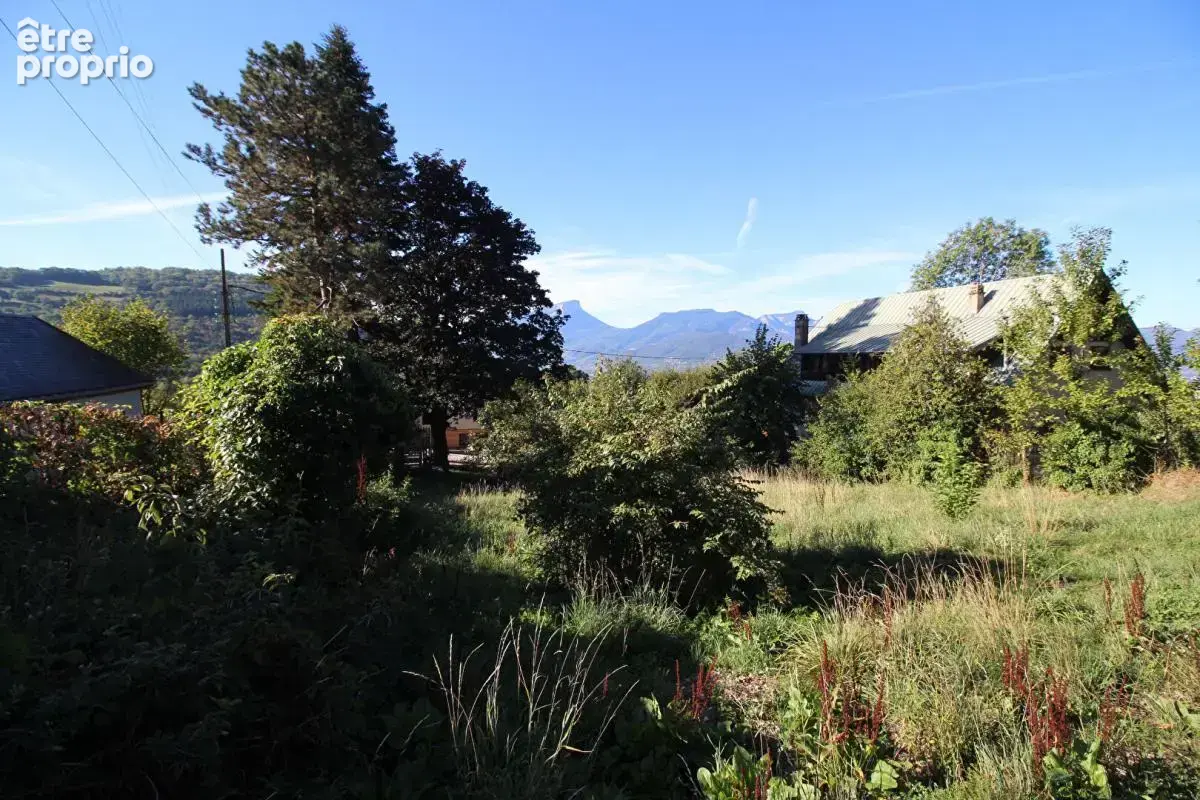 Terrain à SAINT-JEAN-D'ARVEY