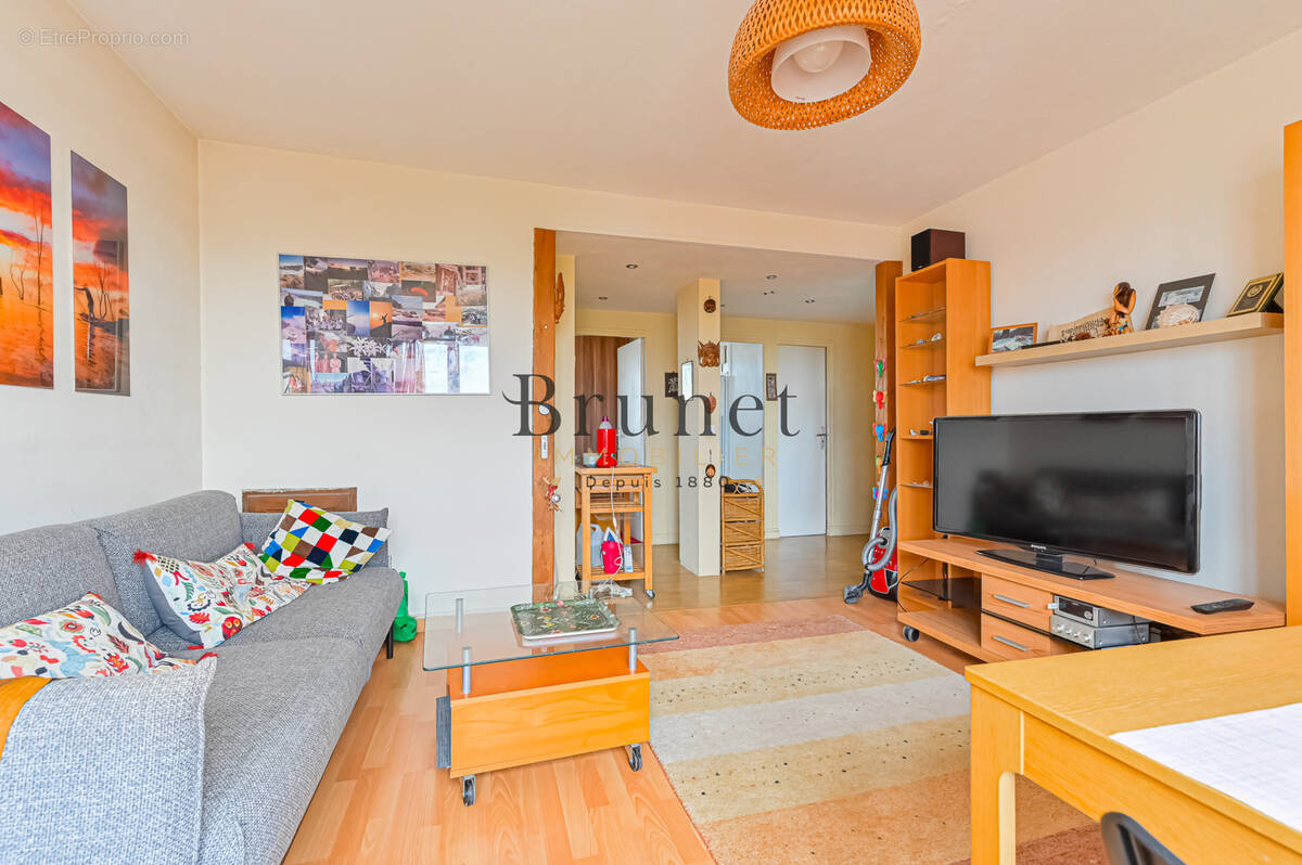 Appartement à SAINT-MAUR-DES-FOSSES