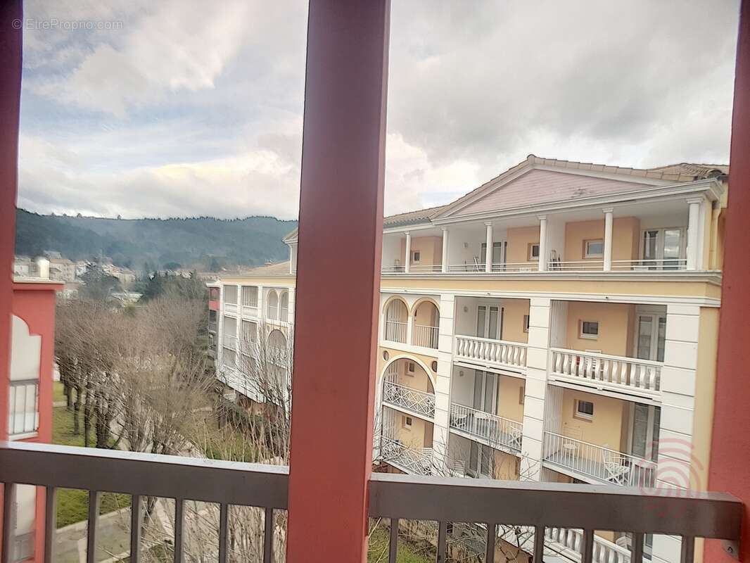 Appartement à LAMALOU-LES-BAINS