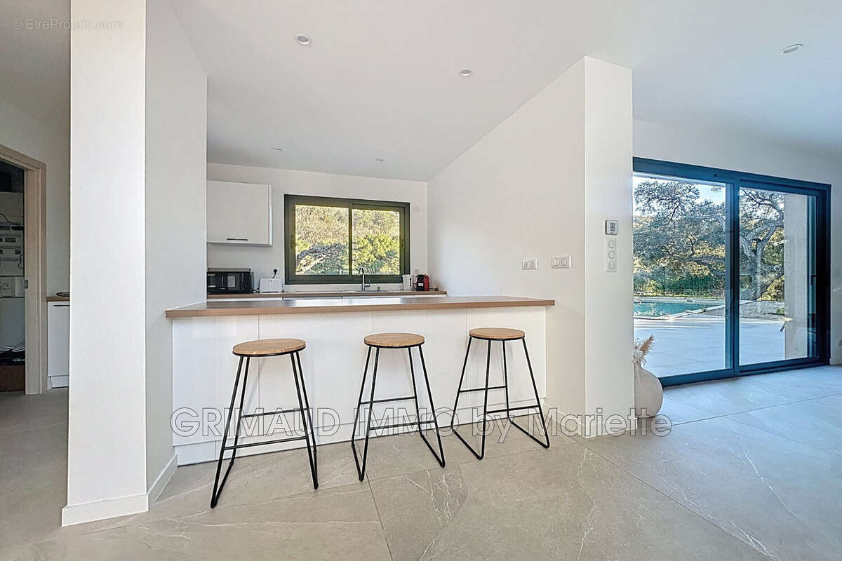 Maison à PLAN-DE-LA-TOUR