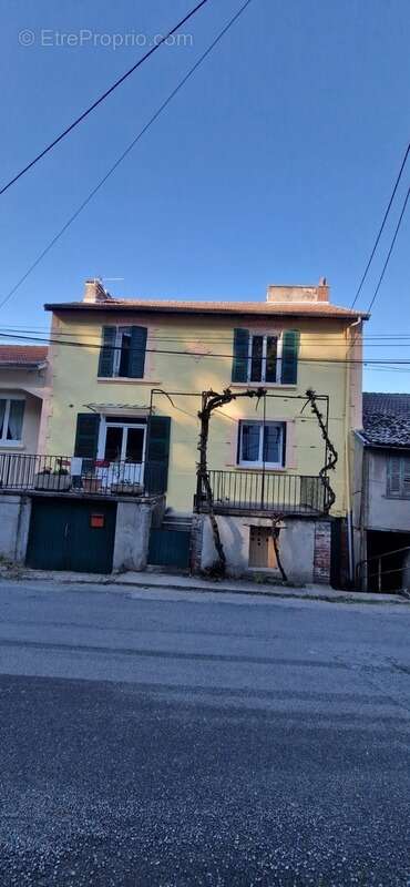 Maison à DECAZEVILLE