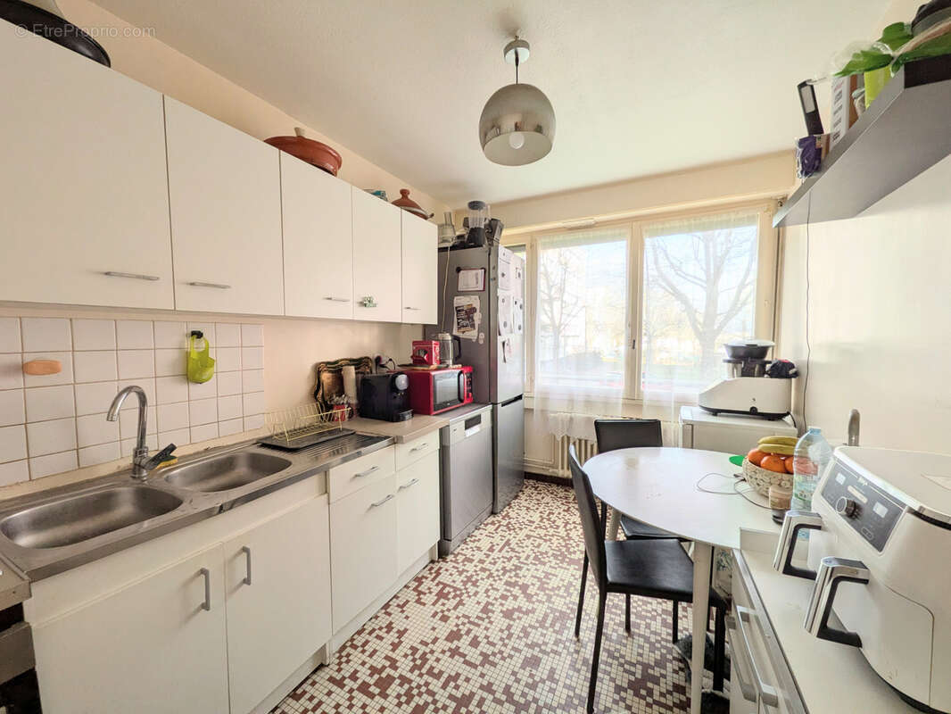 Appartement à CHENOVE