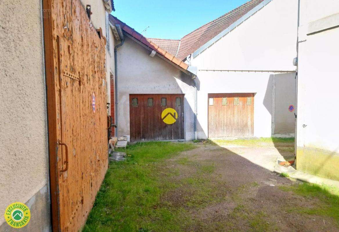 Maison à SAINT-AMAND-MONTROND