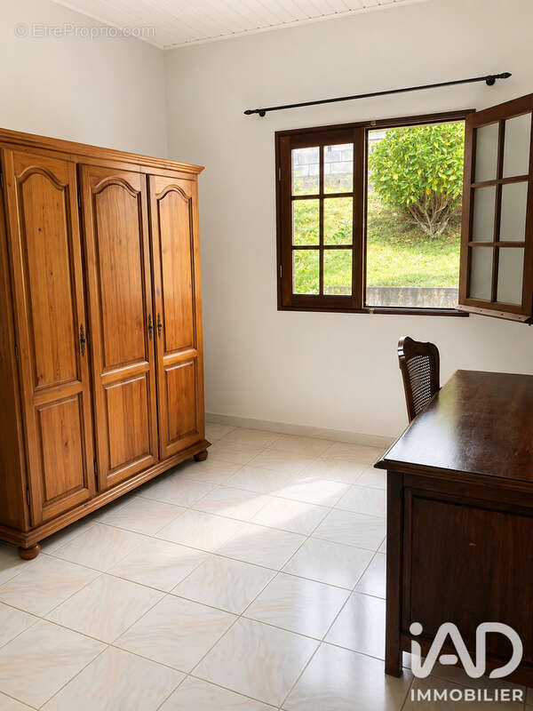 Maison 130 m² à Saint-Paul  - photo 6