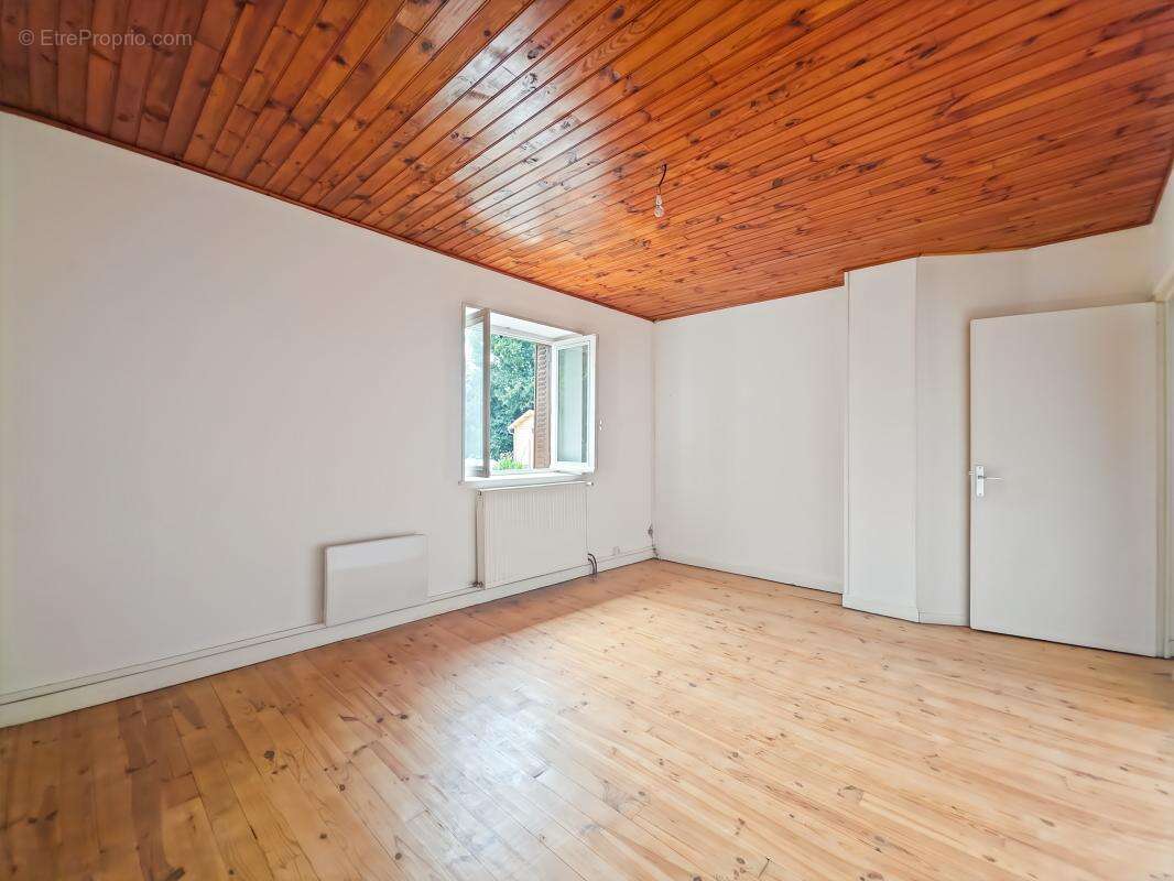 Maison 86 m² à Cublize  - photo 6