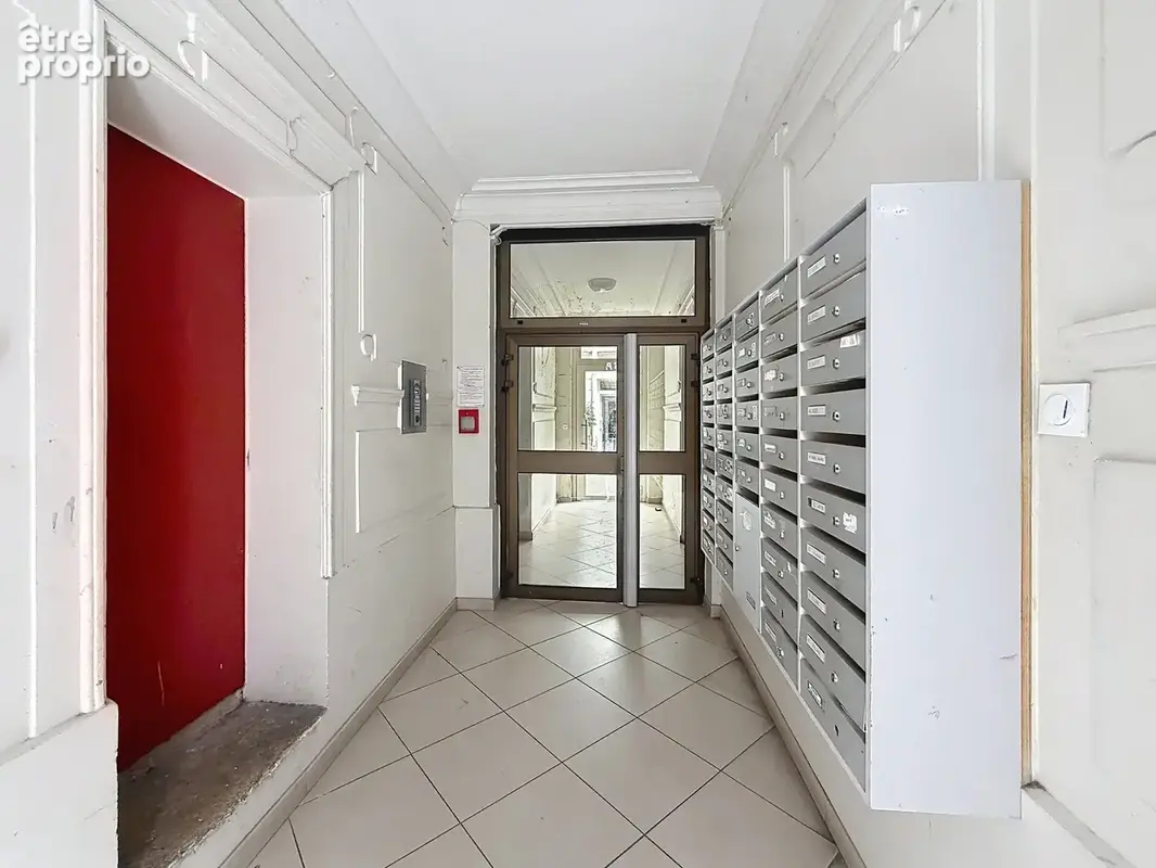 Paris 18 ème   Mairie du 18 ème   29 m2 à rénover avec fort potentiel   5 ème étage - photo 11