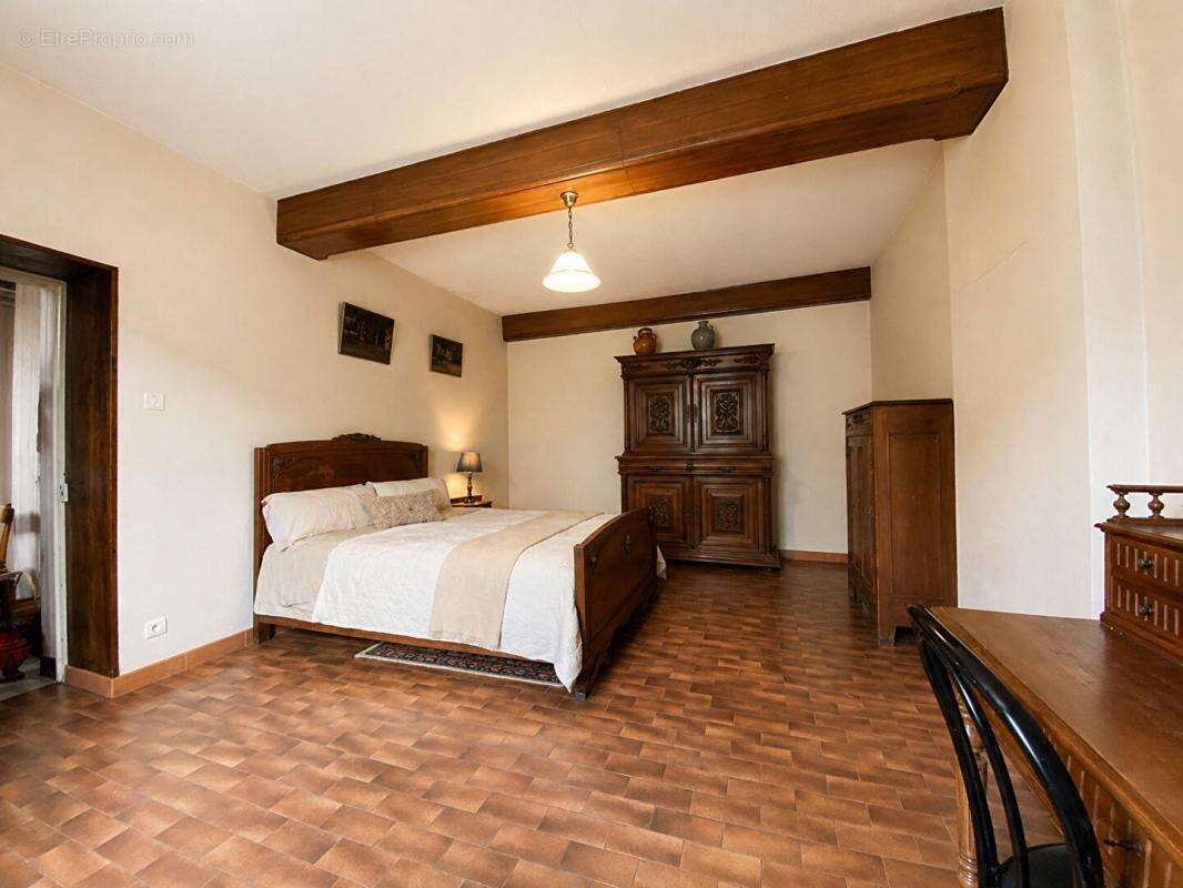 EXCLUSIVITÉ - Maison à vendre avec dépendances à Uchizy - photo 5