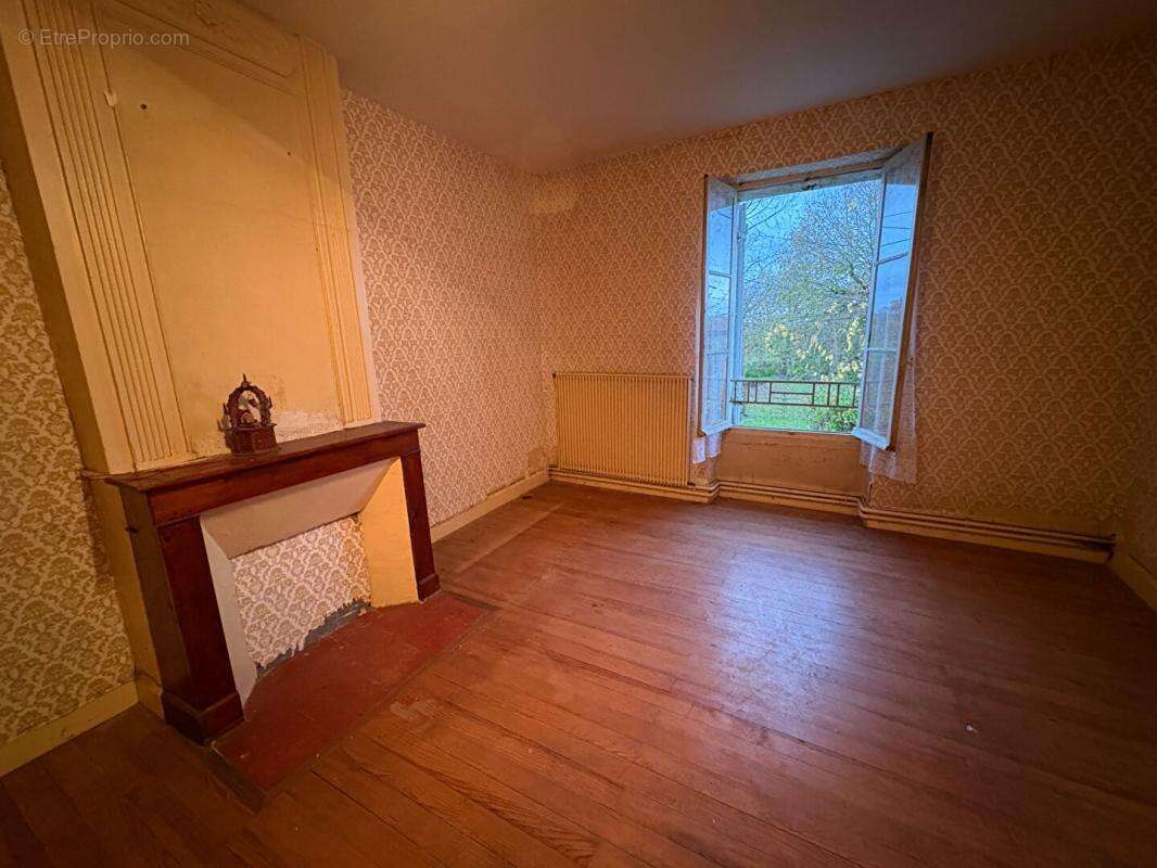 Maison à PESSAC-SUR-DORDOGNE