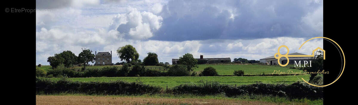 Commerce à CHAMP-HAUT