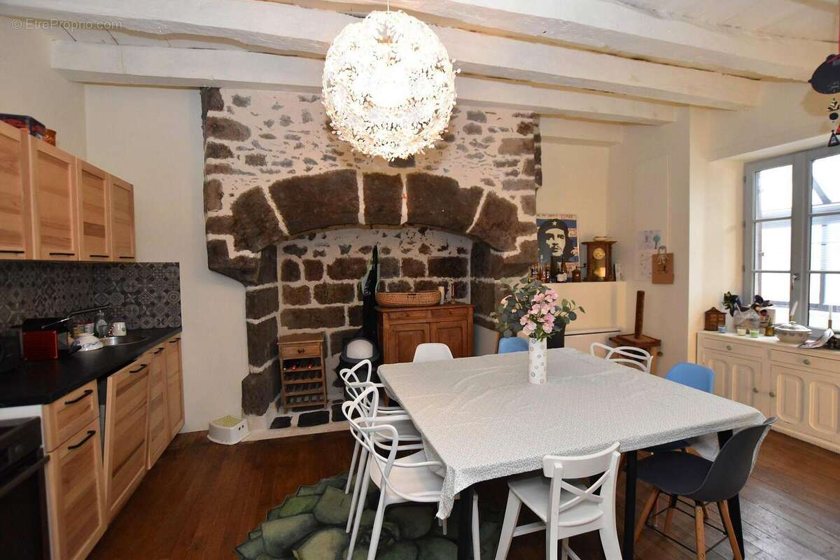 Maison à ANGLARDS-DE-SALERS